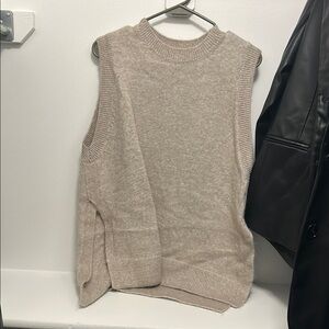 H&M Beige Sleeveless Sweater